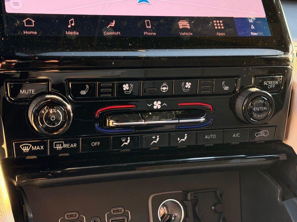 new 2025 Jeep Grand Cherokee car, priced at $46,536