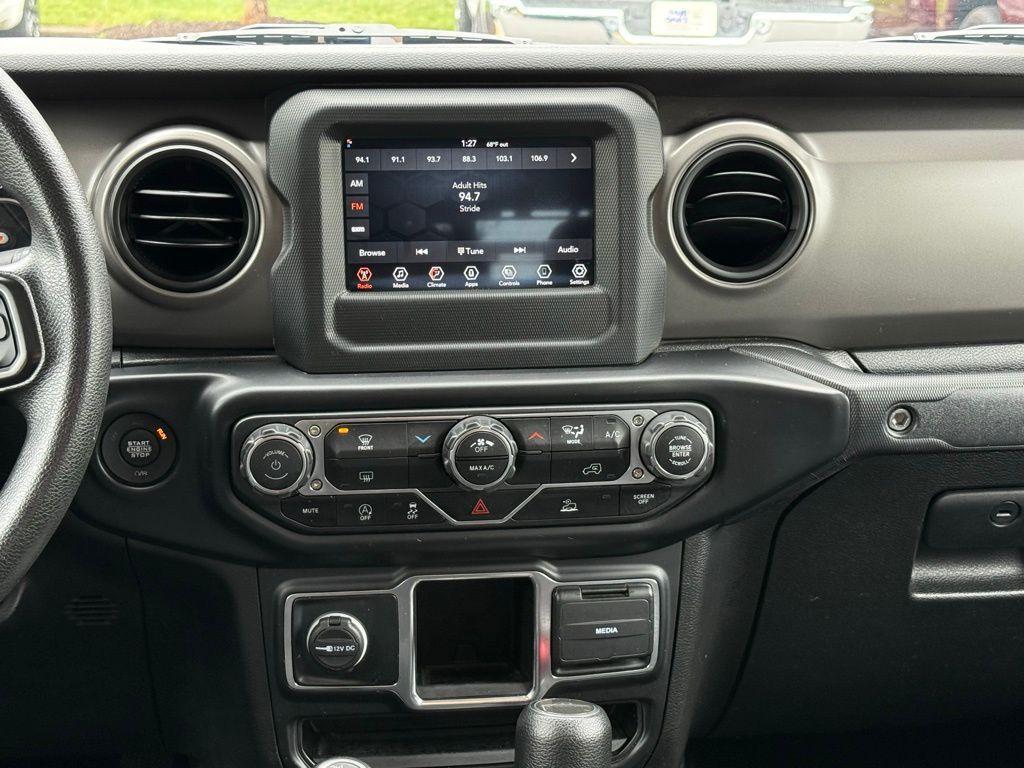 used 2022 Jeep Gladiator car, priced at $34,763