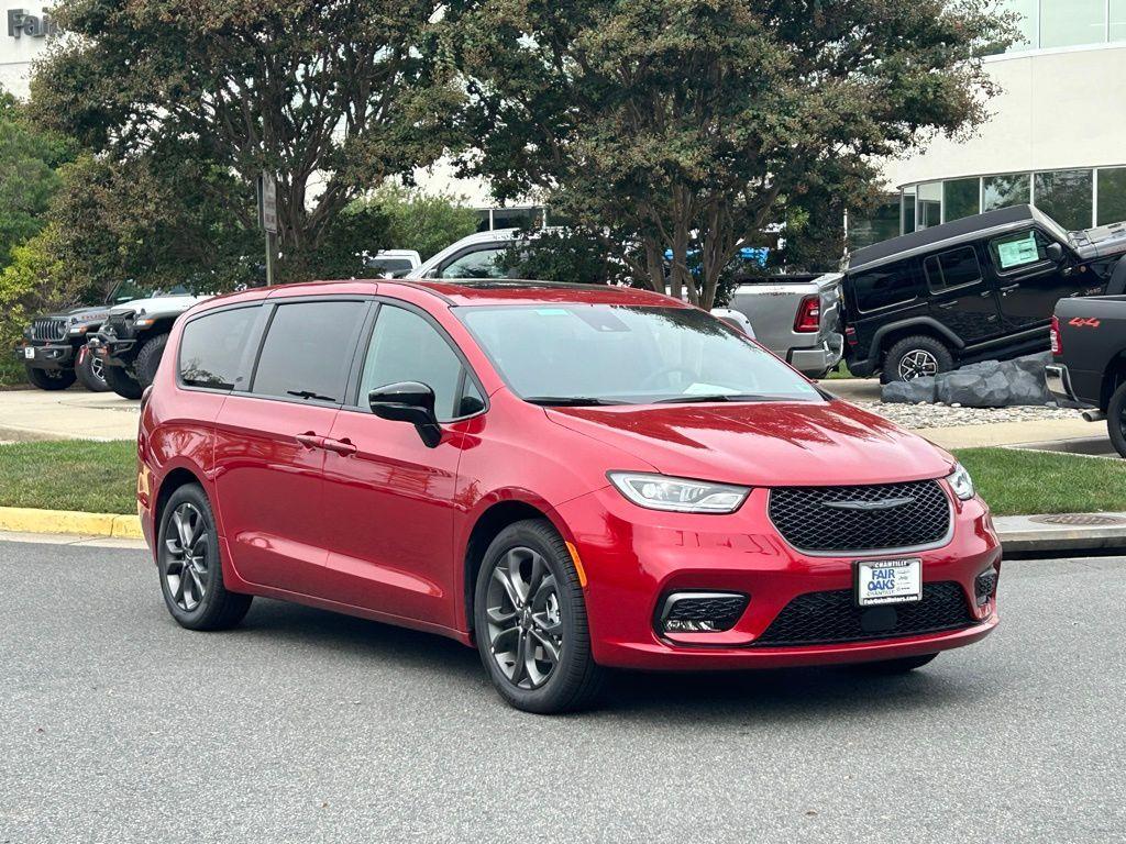 new 2026 Chrysler Pacifica car, priced at $43,034