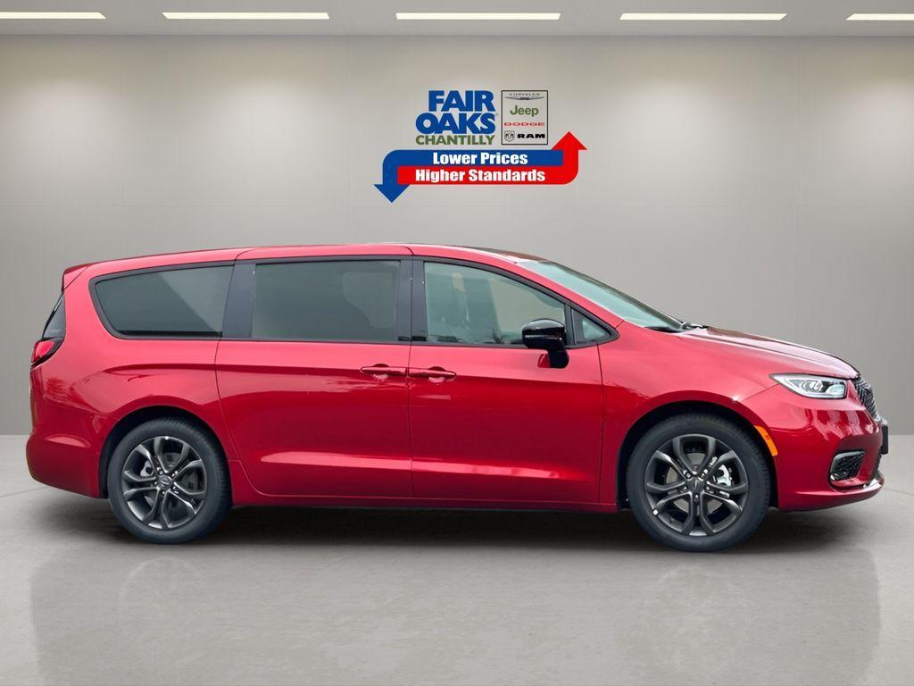 new 2026 Chrysler Pacifica car, priced at $42,795