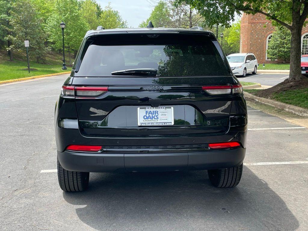 new 2025 Jeep Grand Cherokee car, priced at $48,495