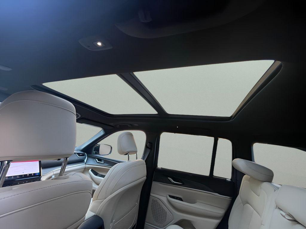 new 2025 Jeep Grand Cherokee car, priced at $49,836