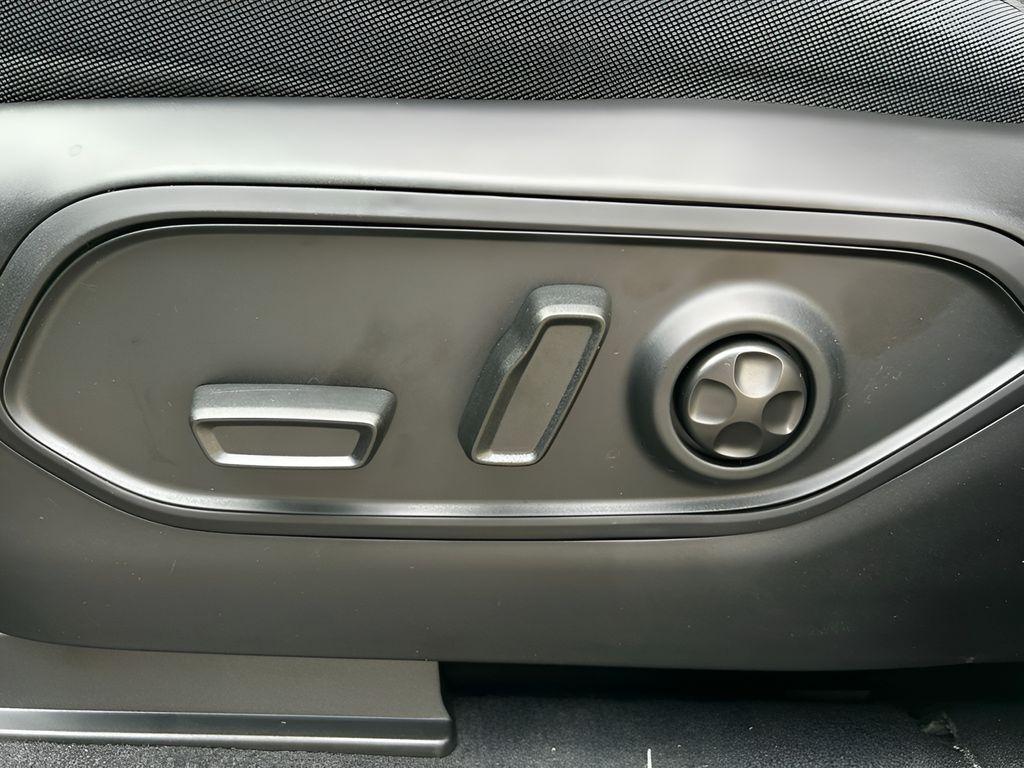 new 2025 Jeep Grand Cherokee L car, priced at $39,897