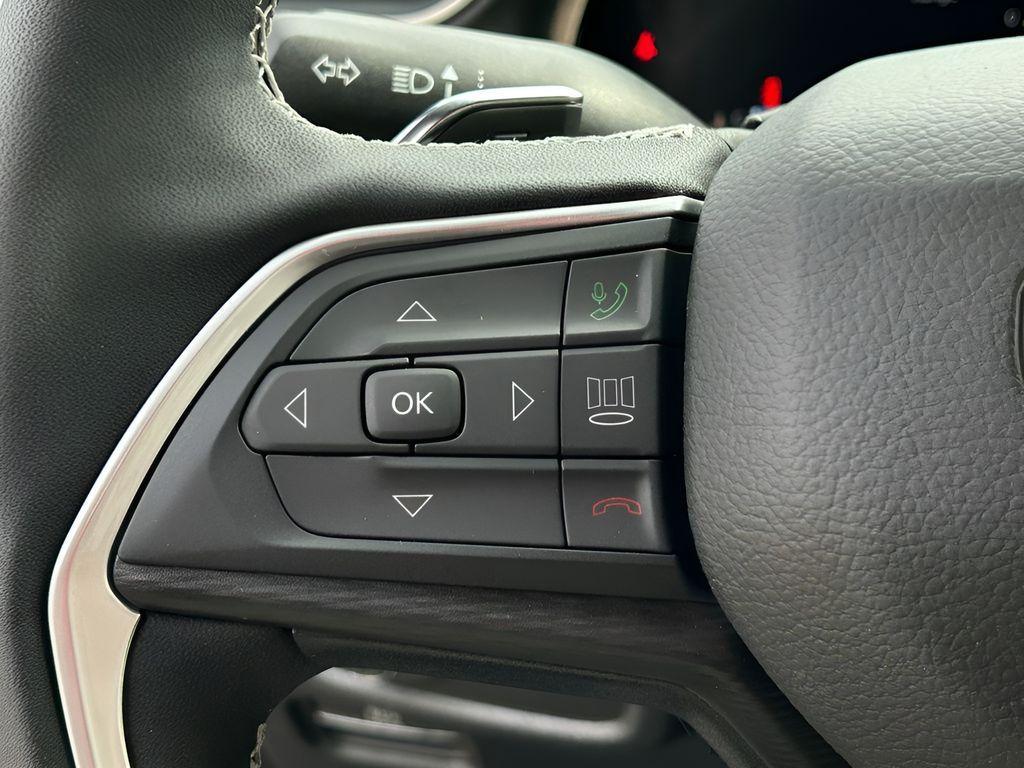 new 2025 Jeep Grand Cherokee L car, priced at $39,897