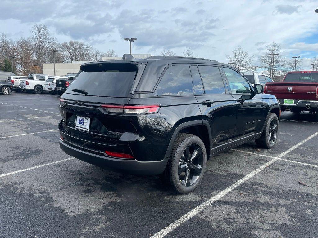 new 2025 Jeep Grand Cherokee car, priced at $51,701