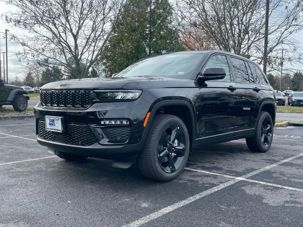 new 2025 Jeep Grand Cherokee car, priced at $51,701