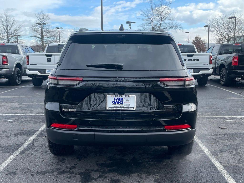 new 2025 Jeep Grand Cherokee car, priced at $51,701