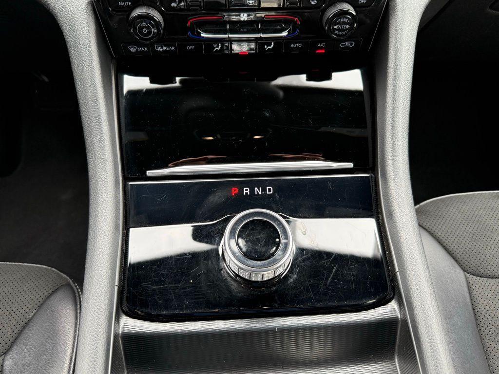 used 2024 Jeep Grand Cherokee car, priced at $33,371