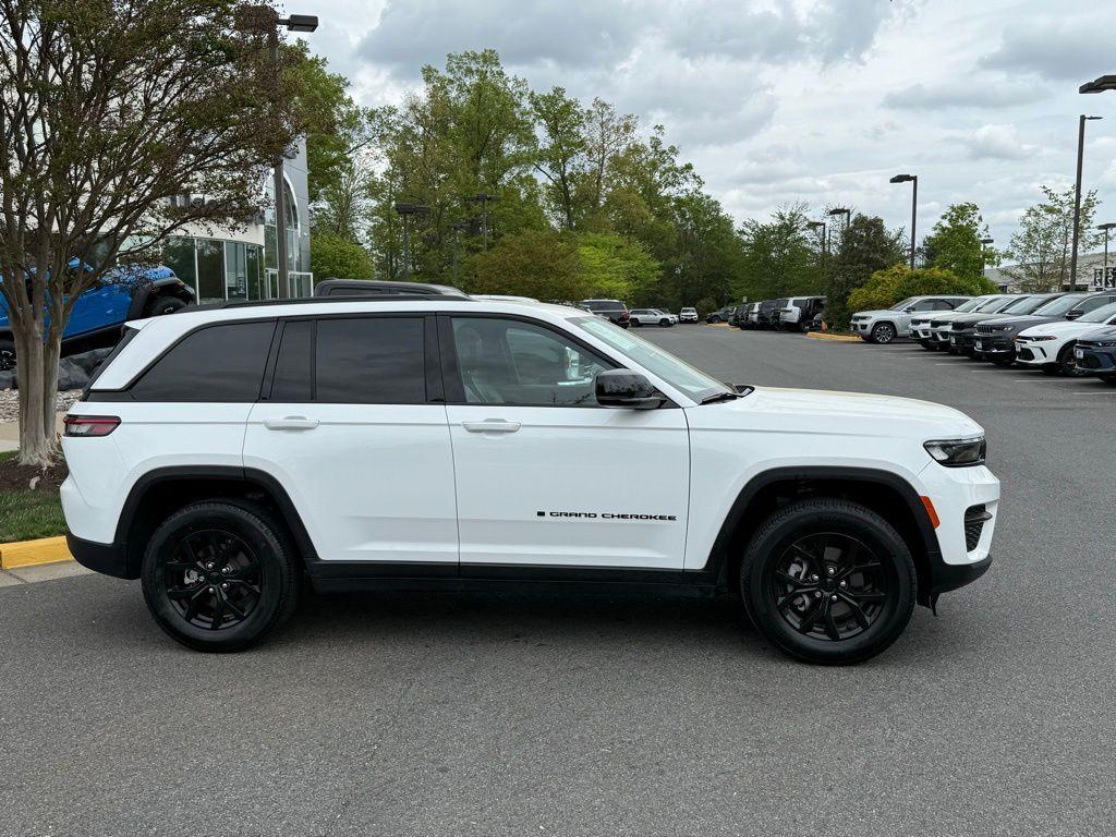 used 2024 Jeep Grand Cherokee car, priced at $33,371
