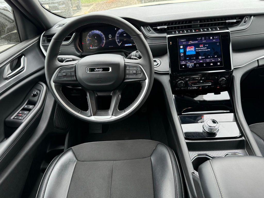 used 2024 Jeep Grand Cherokee car, priced at $33,371