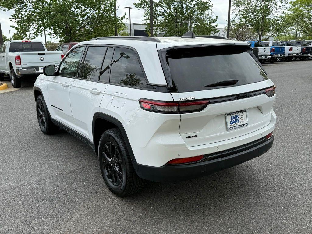 used 2024 Jeep Grand Cherokee car, priced at $33,371