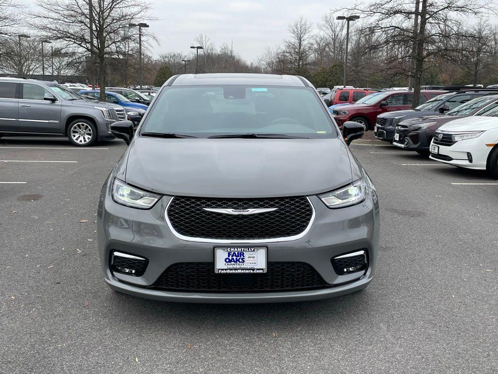 new 2025 Chrysler Pacifica car, priced at $43,247