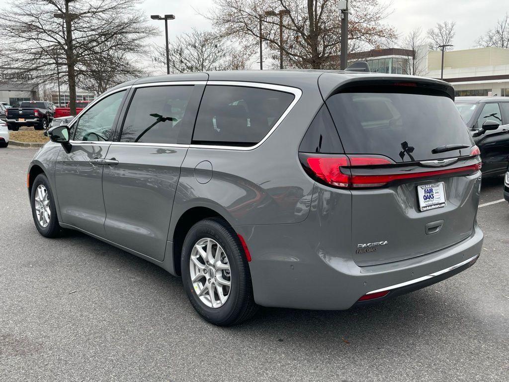 new 2025 Chrysler Pacifica car, priced at $43,247