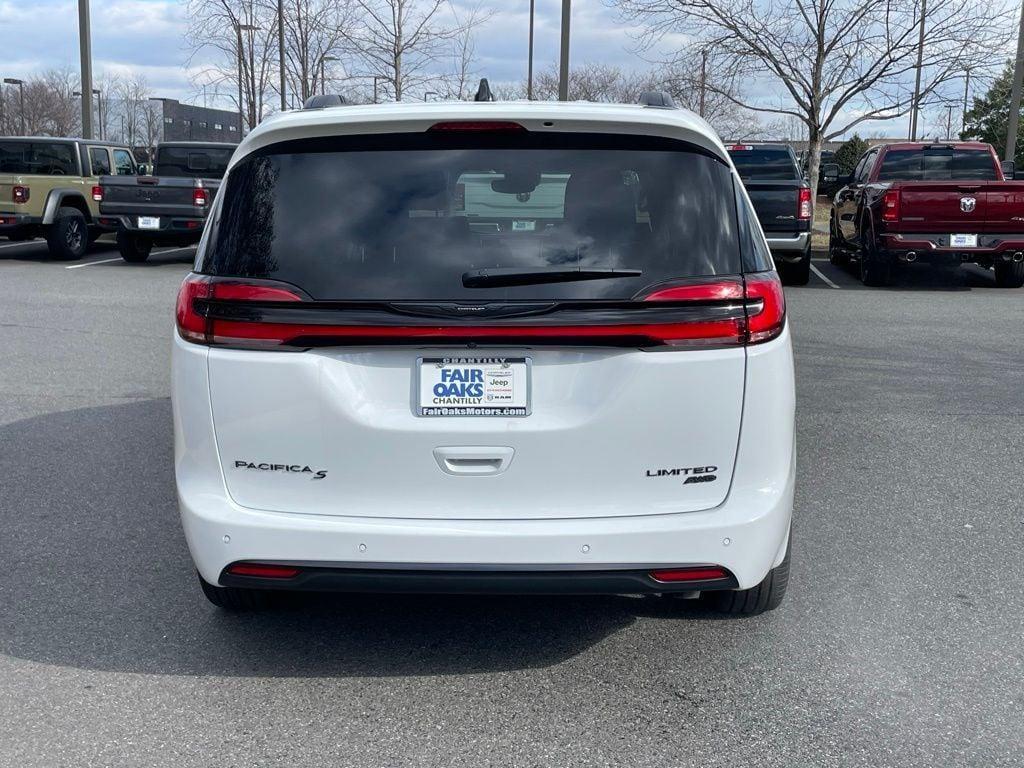 new 2025 Chrysler Pacifica car
