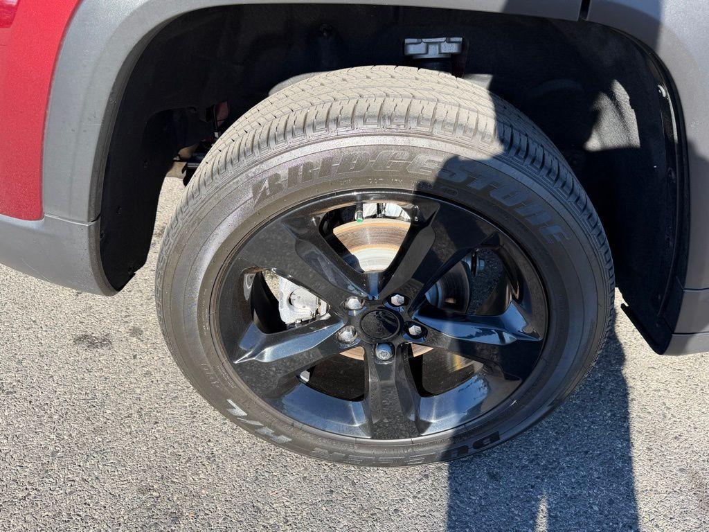 used 2024 Jeep Grand Cherokee car, priced at $29,650