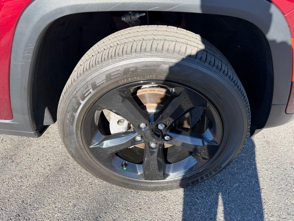 used 2024 Jeep Grand Cherokee car, priced at $29,650