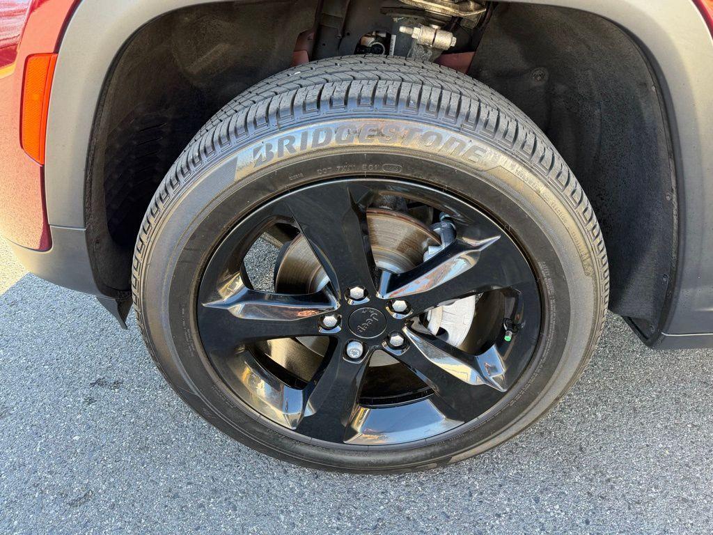 used 2024 Jeep Grand Cherokee car, priced at $29,650