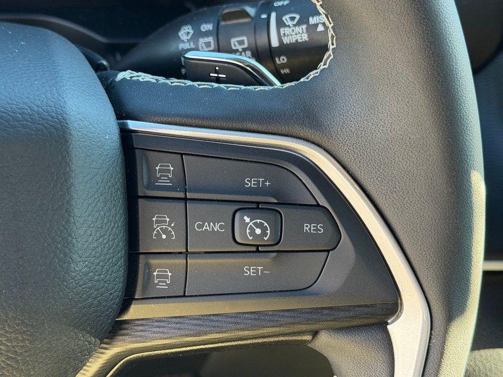 used 2024 Jeep Grand Cherokee car, priced at $29,650