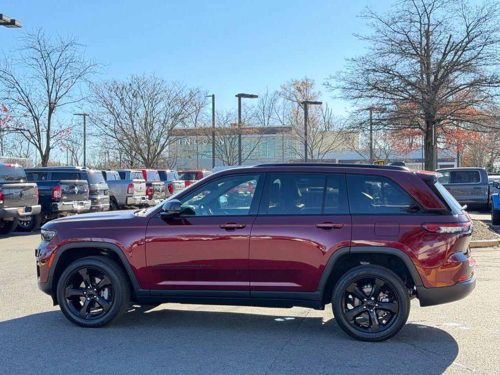 used 2024 Jeep Grand Cherokee car, priced at $29,650