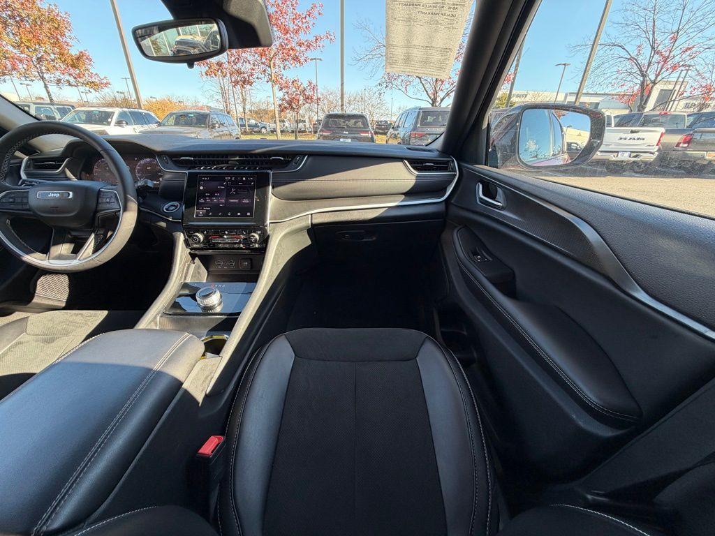 used 2024 Jeep Grand Cherokee car, priced at $29,650