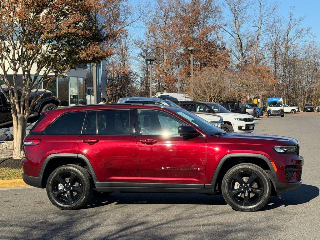 used 2024 Jeep Grand Cherokee car, priced at $29,650