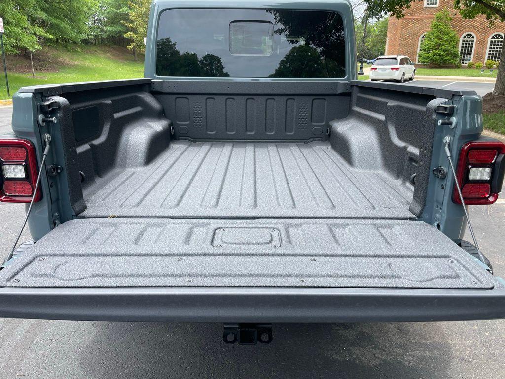 new 2025 Jeep Gladiator car, priced at $52,891