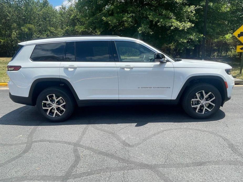 new 2024 Jeep Grand Cherokee L car, priced at $39,697