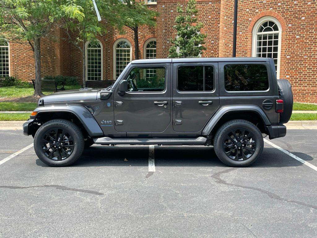 new 2025 Jeep Wrangler 4xe car