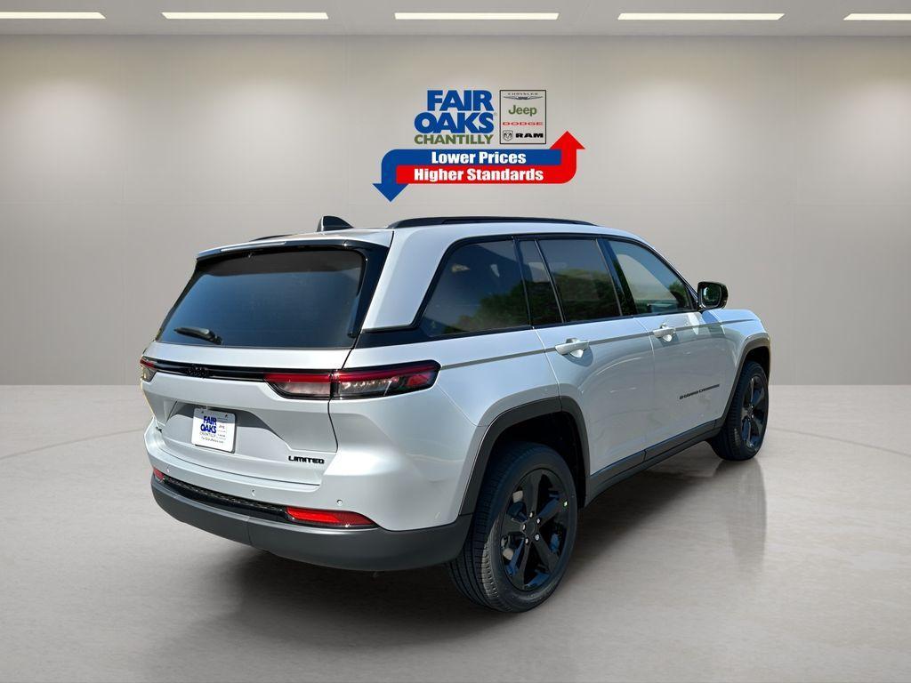 new 2025 Jeep Grand Cherokee car, priced at $49,923