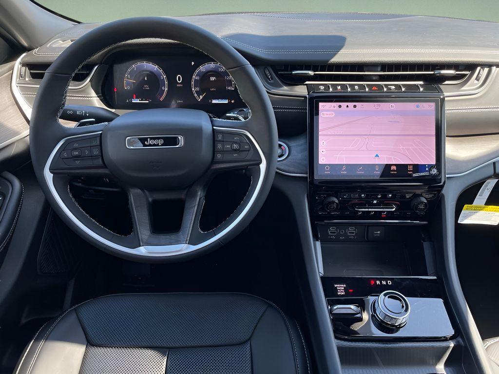new 2025 Jeep Grand Cherokee car, priced at $49,923