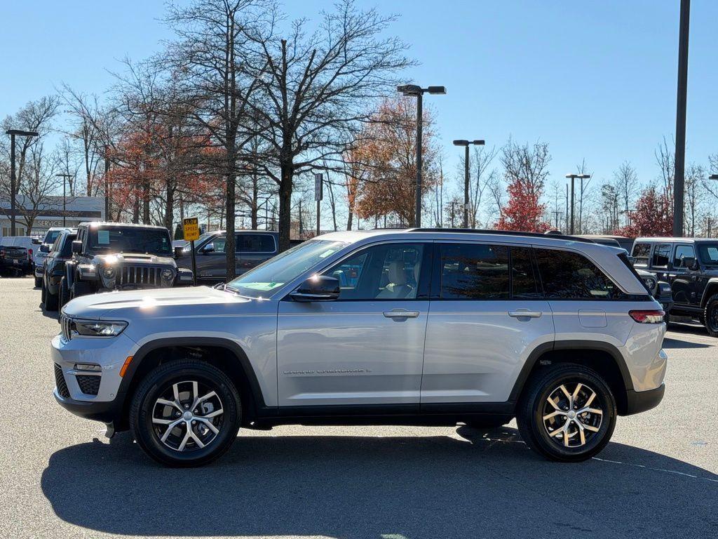 used 2024 Jeep Grand Cherokee car, priced at $36,910