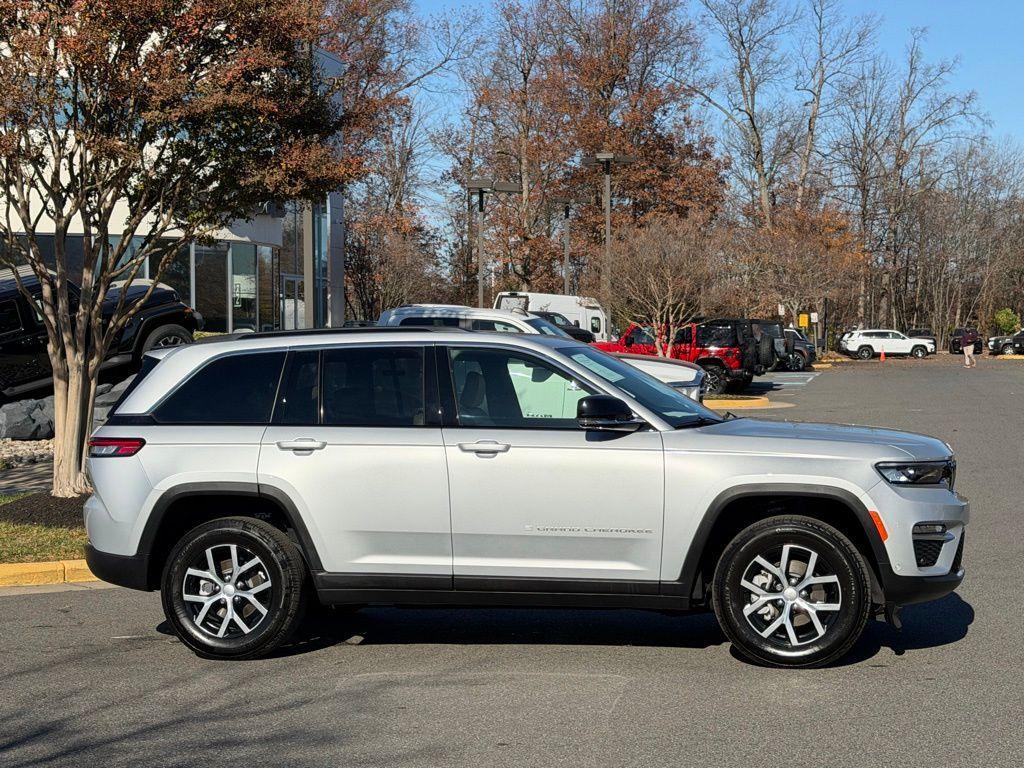 used 2024 Jeep Grand Cherokee car, priced at $36,910