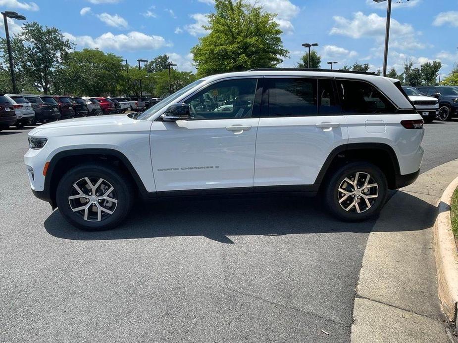 new 2024 Jeep Grand Cherokee car, priced at $44,455