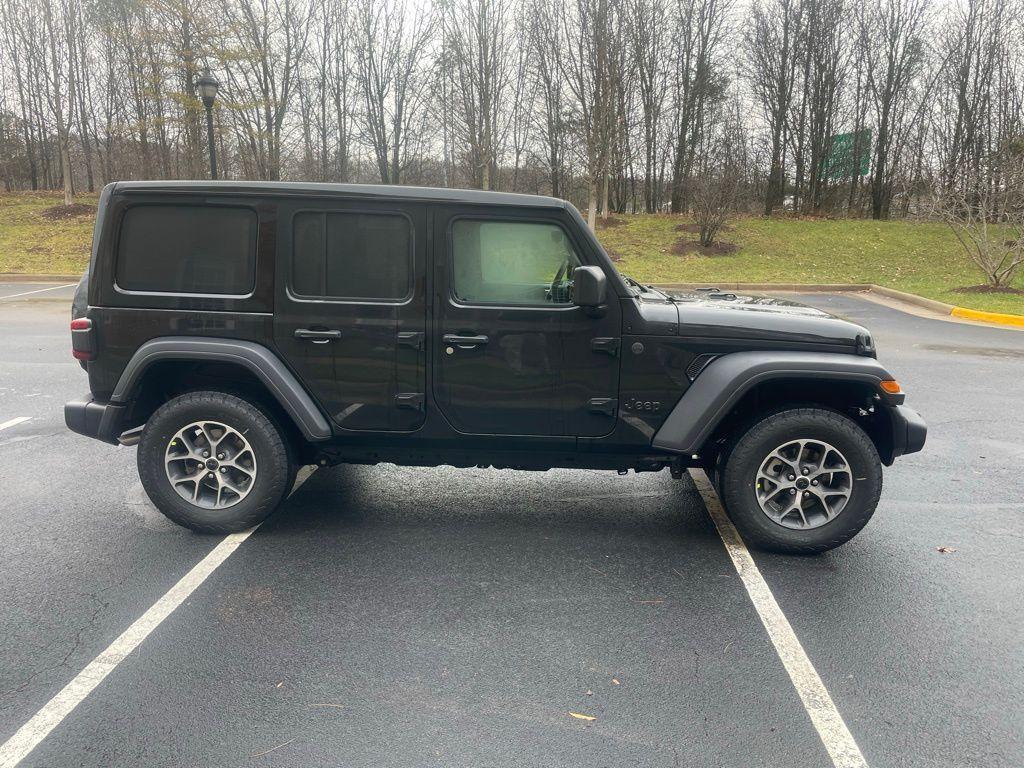 new 2025 Jeep Wrangler car, priced at $47,112