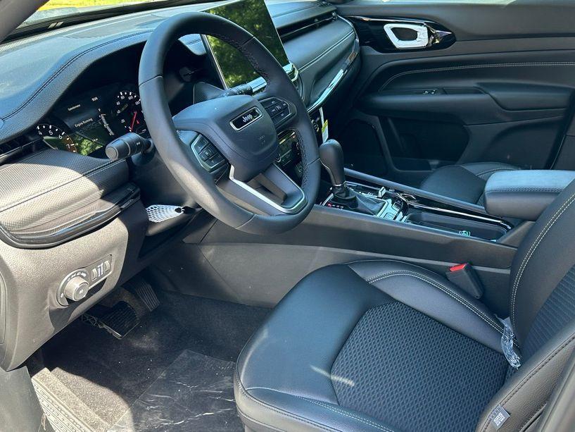 new 2024 Jeep Compass car, priced at $32,237