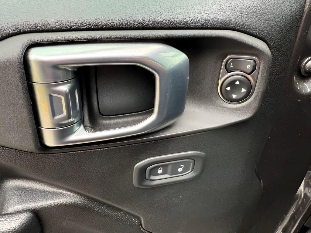 used 2022 Jeep Gladiator car, priced at $27,936