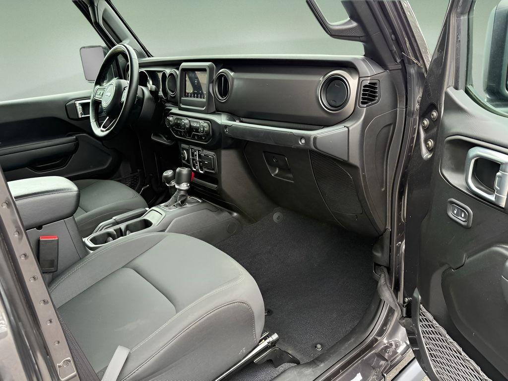 used 2022 Jeep Gladiator car, priced at $27,936