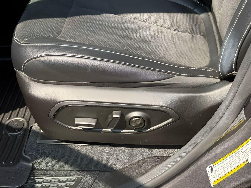 used 2022 Jeep Grand Cherokee car, priced at $28,680