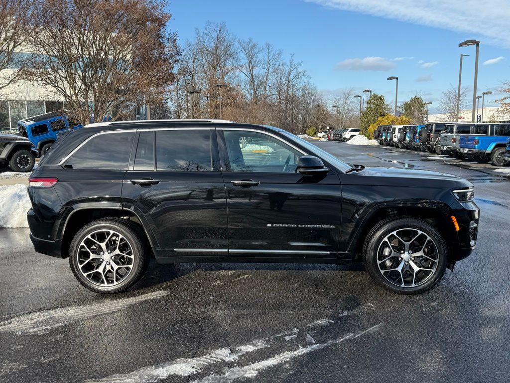 used 2022 Jeep Grand Cherokee car, priced at $40,000