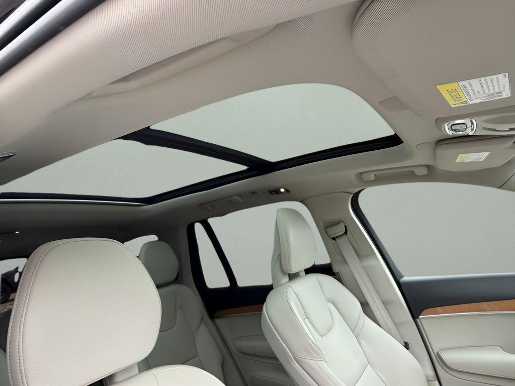 used 2022 Volvo XC90 car, priced at $33,517