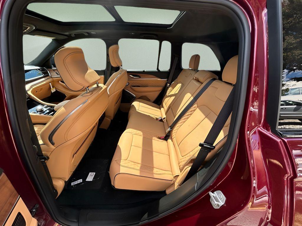 new 2025 Jeep Grand Cherokee car, priced at $65,096