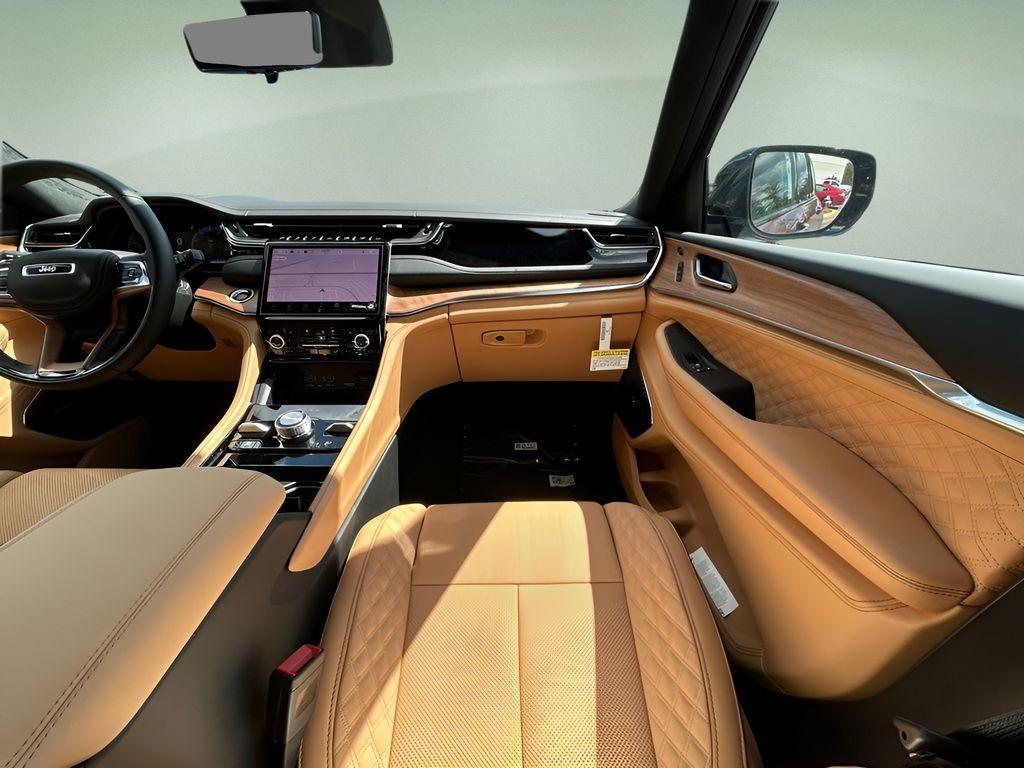 new 2025 Jeep Grand Cherokee car, priced at $65,096