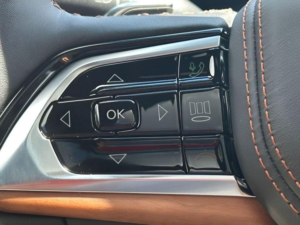 new 2025 Jeep Grand Cherokee car, priced at $65,096