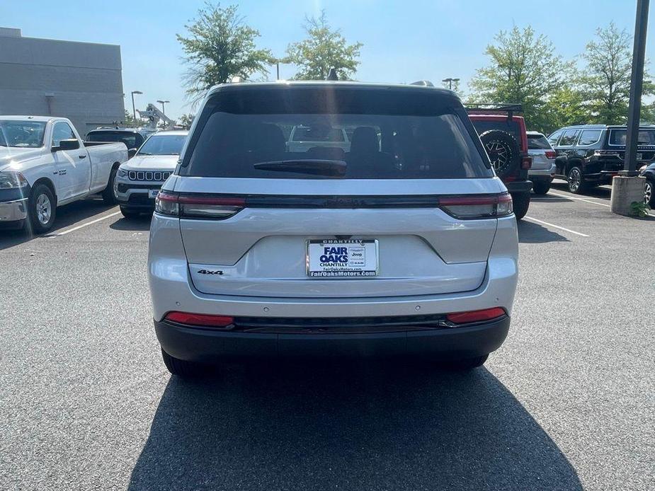 new 2024 Jeep Grand Cherokee car, priced at $39,072