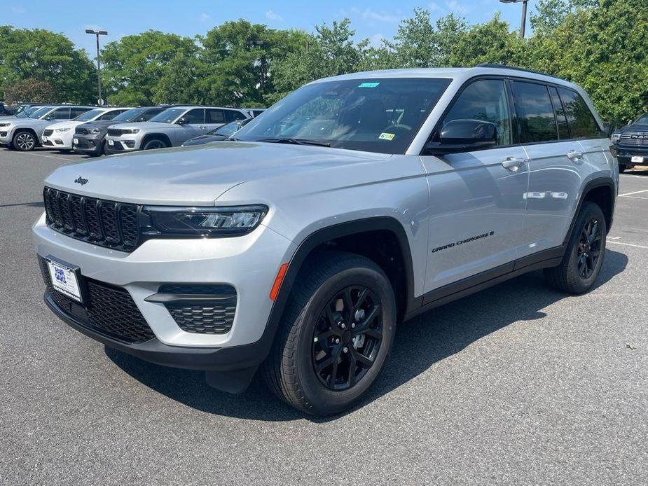 new 2024 Jeep Grand Cherokee car, priced at $39,072