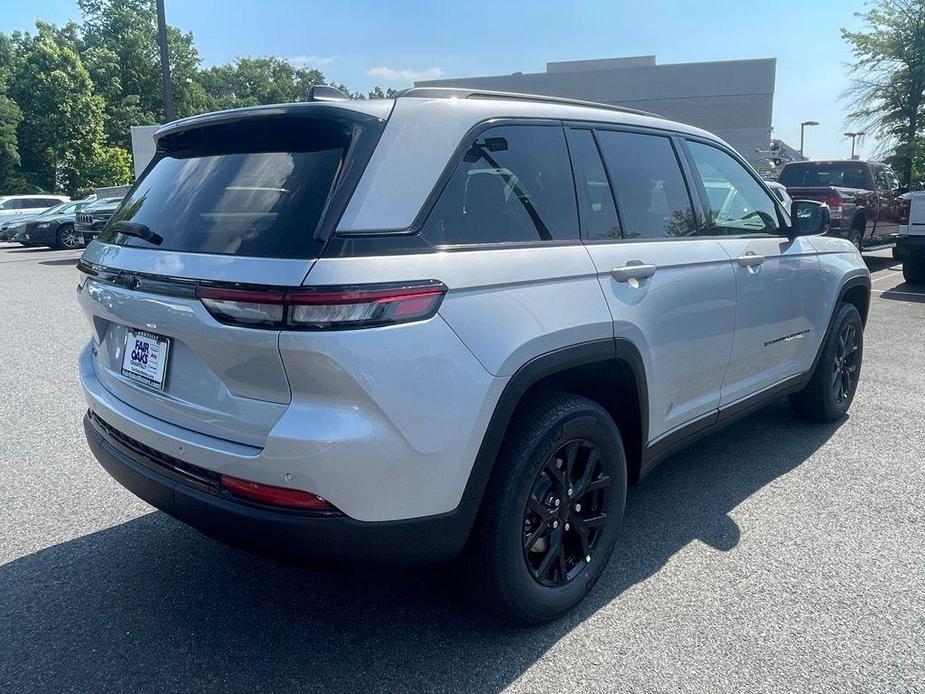 new 2024 Jeep Grand Cherokee car, priced at $39,072