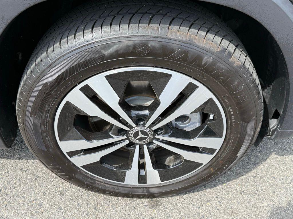 used 2024 Mercedes-Benz GLB 250 car, priced at $39,651