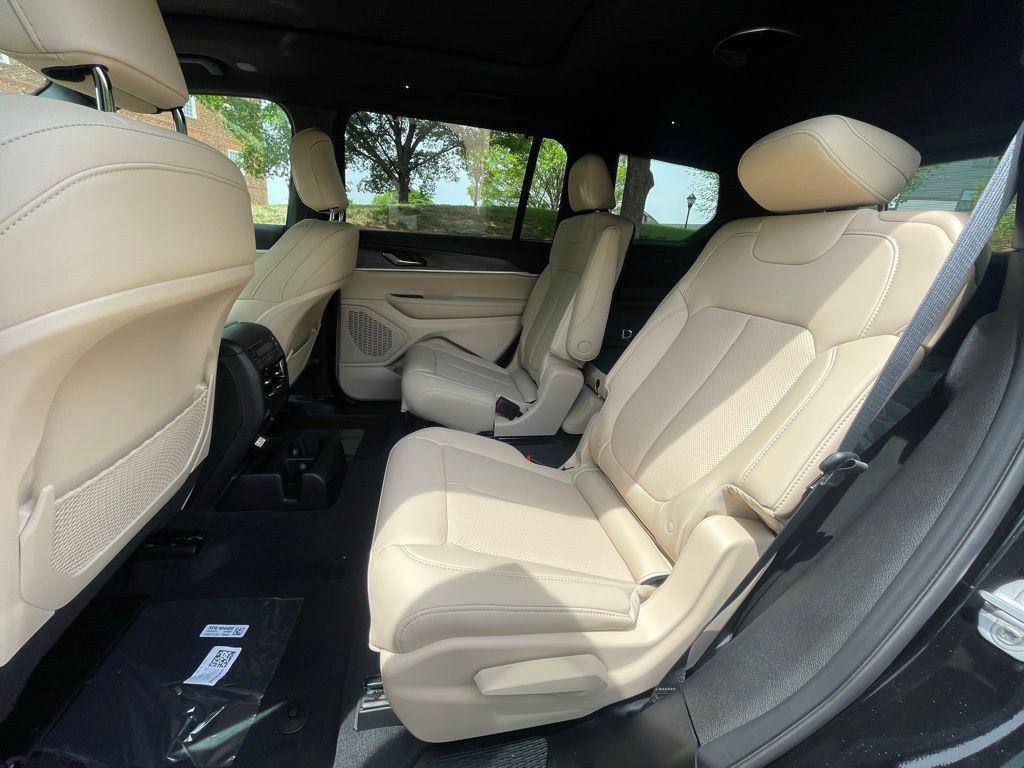 new 2025 Jeep Grand Cherokee L car, priced at $45,722