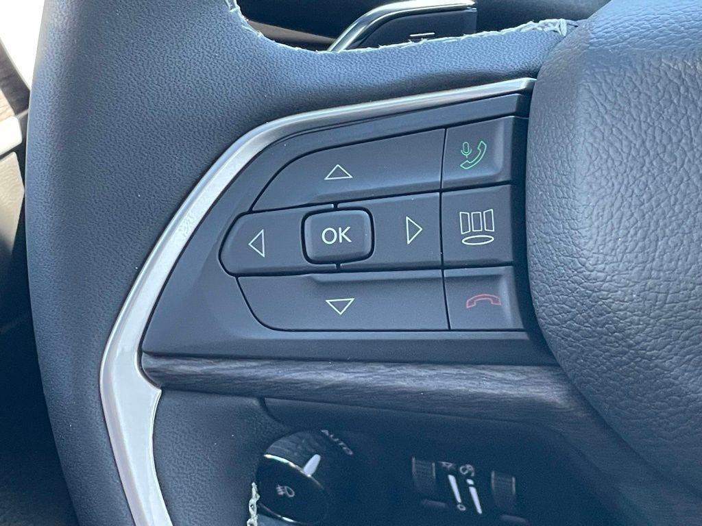 new 2025 Jeep Grand Cherokee car, priced at $48,052