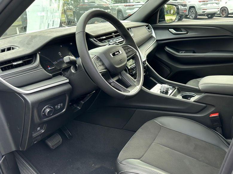 new 2025 Jeep Grand Cherokee car, priced at $42,594
